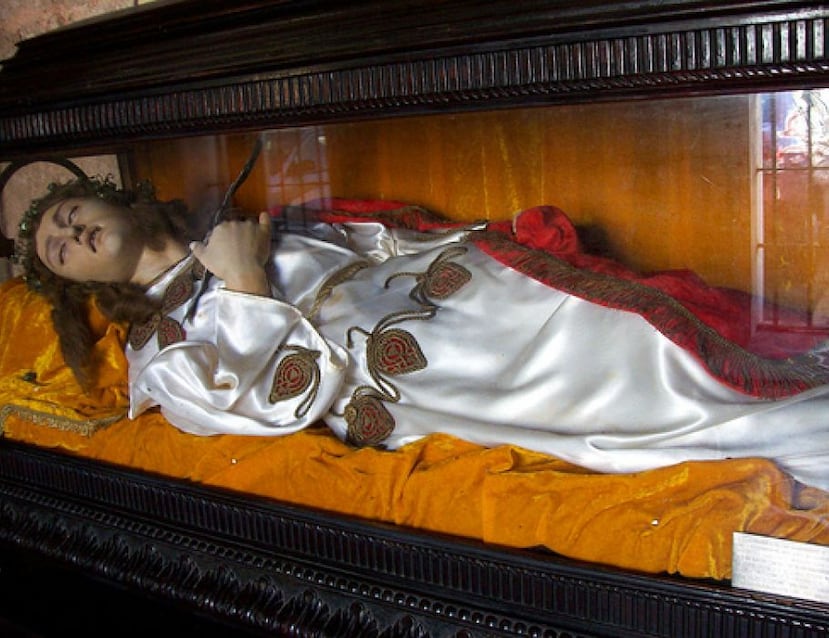 La catedral alberga Los restos de Juan Ponce de León, de San Pío I, noveno papa de la Iglesia Católica, las vestiduras y ornamentos que usó el Papa Juan Pablo II en su visita a Puerto Rico en 1984 y las reliquias del beato Carlos Manuel Rodríguez Santiago, el primer beato de Puerto Rico y el Caribe.