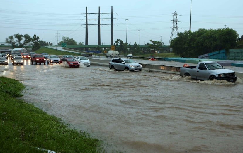 “El río Culebrinas se encuentra fuera de su cauce, a raíz de las fuertes lluvias acontecidas en el área”, afirmó la Uniformada (Archivo / GFR Media)
