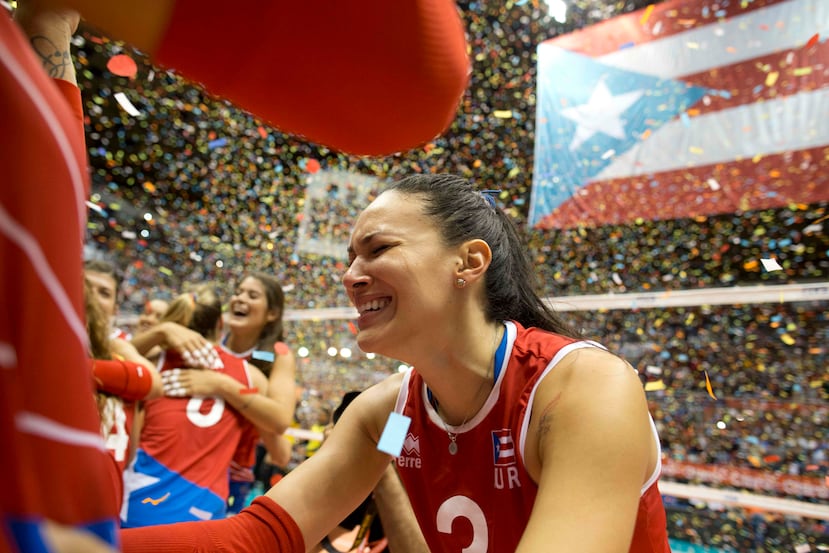 Vilmarie Mojica no puede contener las lágrimas luego de que Puerto Rico lograra un histórico pase a las Olimpiadas en el Torneo de Repechaje Intercontinental de la Federación Internacional de Voleibol.