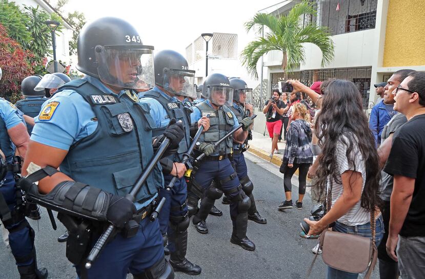 Presente la Fuerza de Choque en manifestación en Centro para Puerto Rico