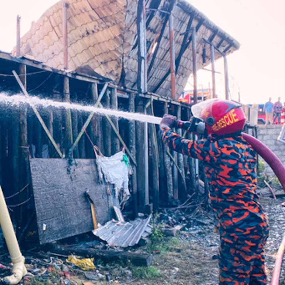 Por el momento, la causa del incendio no era clara.
