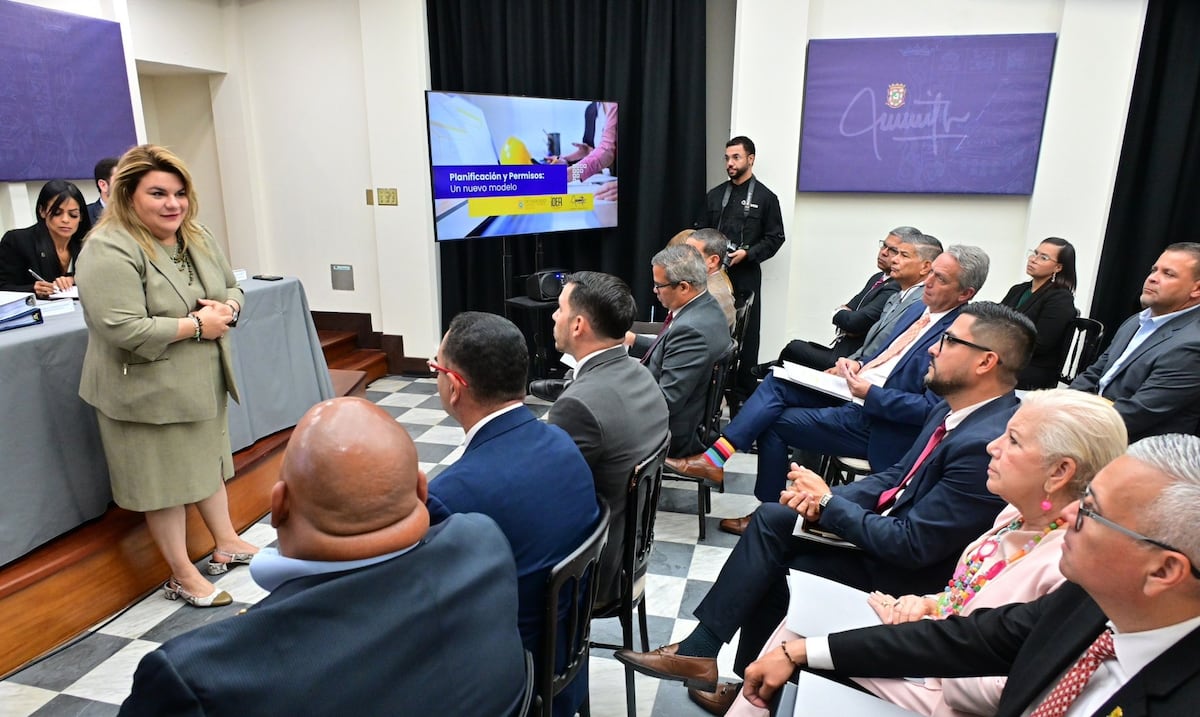 “Lacera la autonomía municipal”: sin el apoyo de la Asociación de Alcaldes el proyecto de reforma de permisos de Jenniffer González