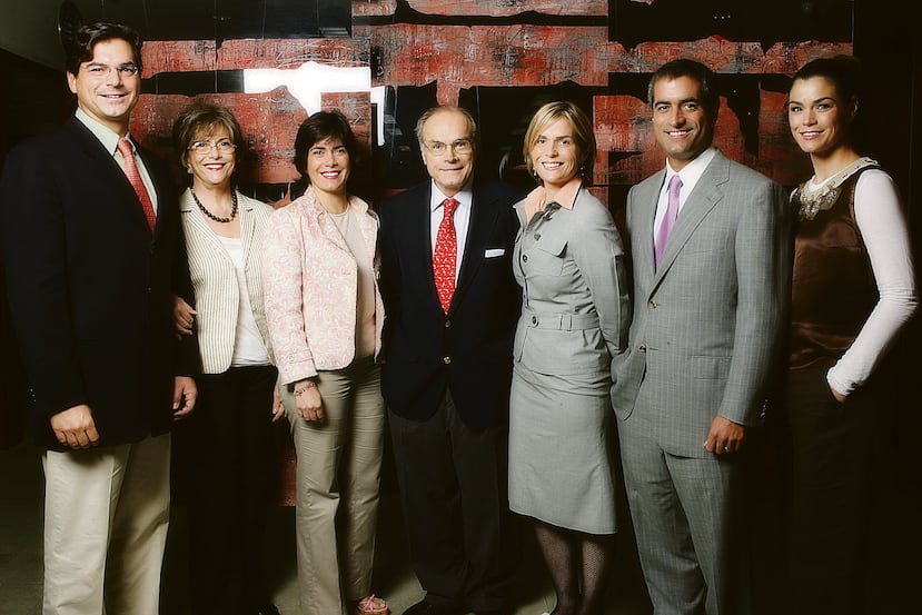 Don Antonio Luis Ferré y su esposa, doña Luisa Rangel, junto a sus hijos: desde la izquierda, Antonio Luis, María Eugenia, María Luisa, Luis Alberto y Loren Ferré Rangel.