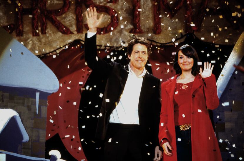 Los actores Hugh Grant, a la izquierda, y Martine McCutcheon, forman parte de un elenco lleno de estrellas en en clásico moderno navideño "Love Actually", de 2003.