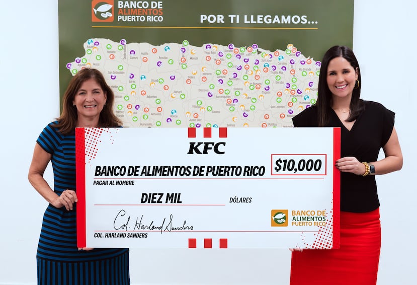 Mary Jo Laborde, presidenta del Banco de Alimentos de Puerto Rico y Margarita Quintana, KFC Marketing Manager.