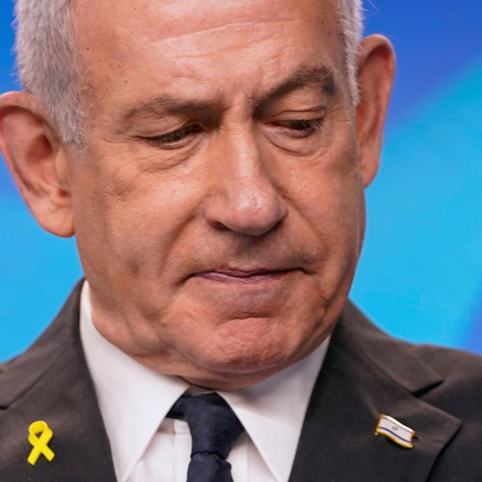 La versión del Gobierno de Benjamín Netanyahu es que estas demoliciones se han llevado a cabo en túneles subterráneos utilizados por Hamás y la Yihad Islámica y en edificios residenciales con trampas explosivas con el objetivo de desmilitarizar el enclave.