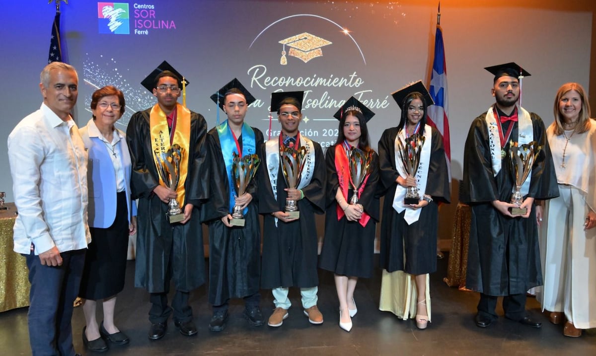 Primera clase de jóvenes con diversidad funcional se gradúa en Centros Sor Isolina Ferré