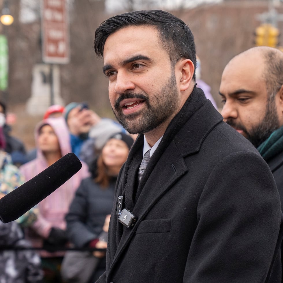 La orden ejecutiva crea un grupo de trabajo para impulsar la lucha contra las tarifas basura y ordena al DCWP a vigilar su cumplimiento.