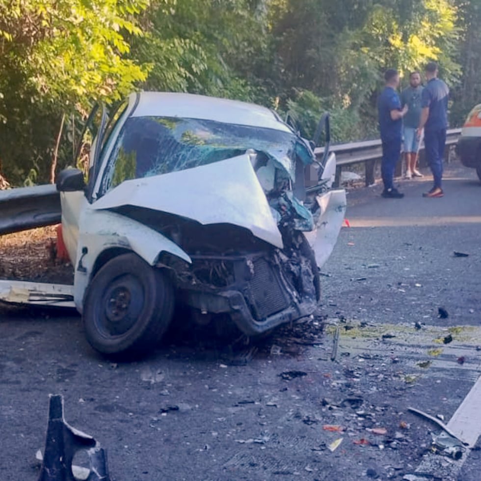 Una mujer y su bebé fallecieron el sábado al ser impactados por un auto manejado por un conductor bajo los efectos del alcohol.