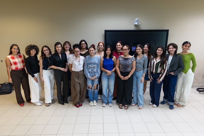 Las 54 monitoras son estudiantes de Comunicación e Información de la Universidad de Puerto Rico en Río Piedras.