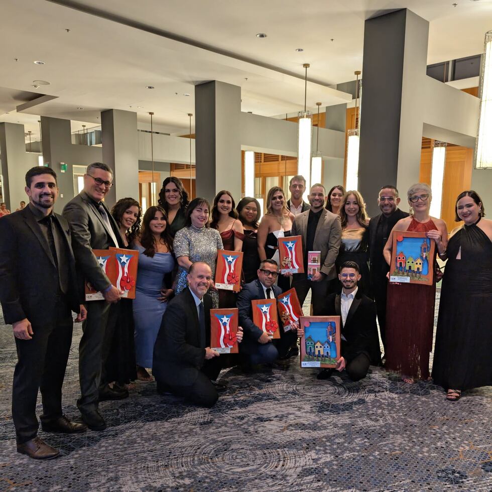 Equipo de GFR Media reconocido durante la Gala de Premiación a la Excelencia Periodística del Overseas Press Club.
