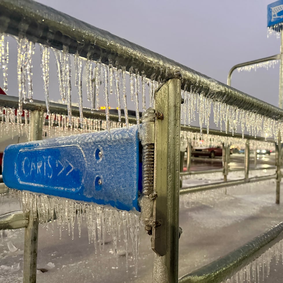 La ola de frío tiene su origen en un desplazamiento del vértice polar, un suceso inusual que ha logrado bajar el aire polar ártico a latitudes poco acostumbradas como Kentucky o Tennessee.