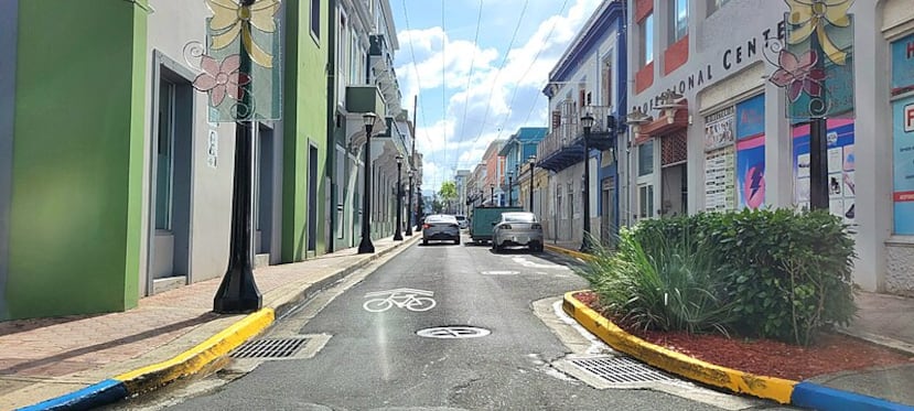 Carretera PR-1, entrando al centro urbano de Caguas.