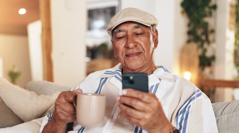La exposición constante a múltiples estímulos digitales está asociada con menor control atencional y mayor distractibilidad.
