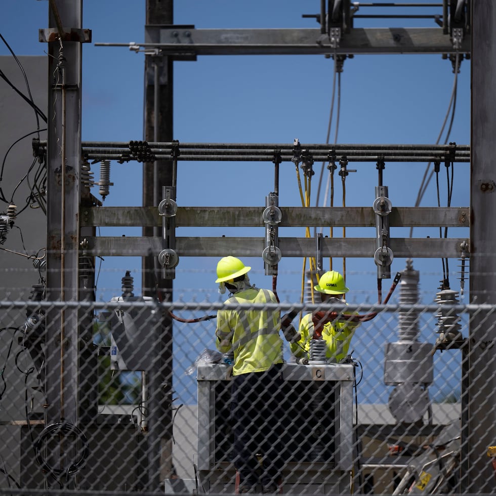 El alcance del contrato es amplio. Comprende la operación diaria del sistema, la atención de emergencias, la facturación y el cobro, la gestión de interconexiones y el apoyo a la planificación, incluido el Plan Integrado de Recursos y los estudios técnicos necesarios para la adecuación del sistema, escribe Daniel Hernández Morales.