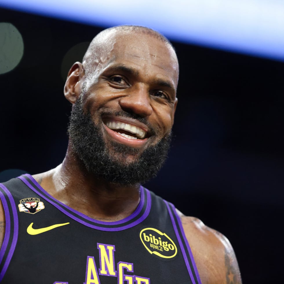 LeBron James iniciará con los 76ers de Filadelfia su histórica temporada número 24 en la NBA.
