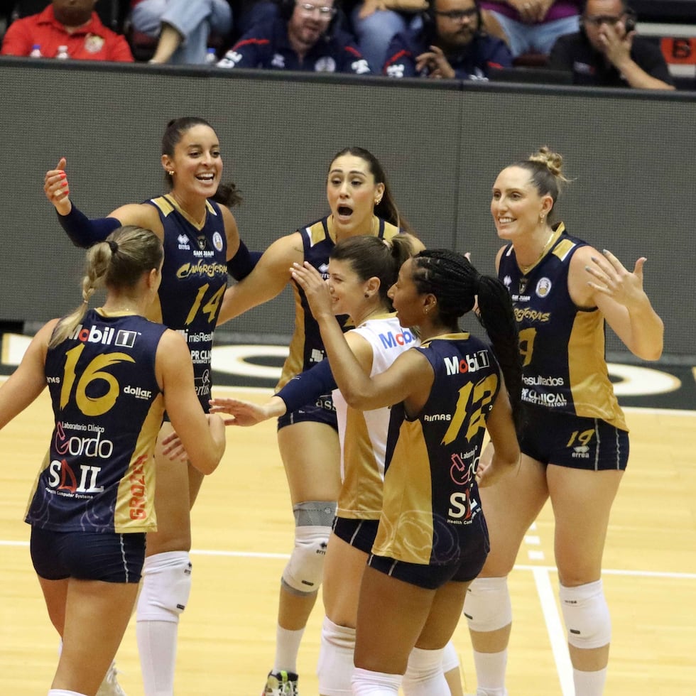 Las Cangrejeras celebran un triunfo en tres sets sobre Ponce en el Juego 2.