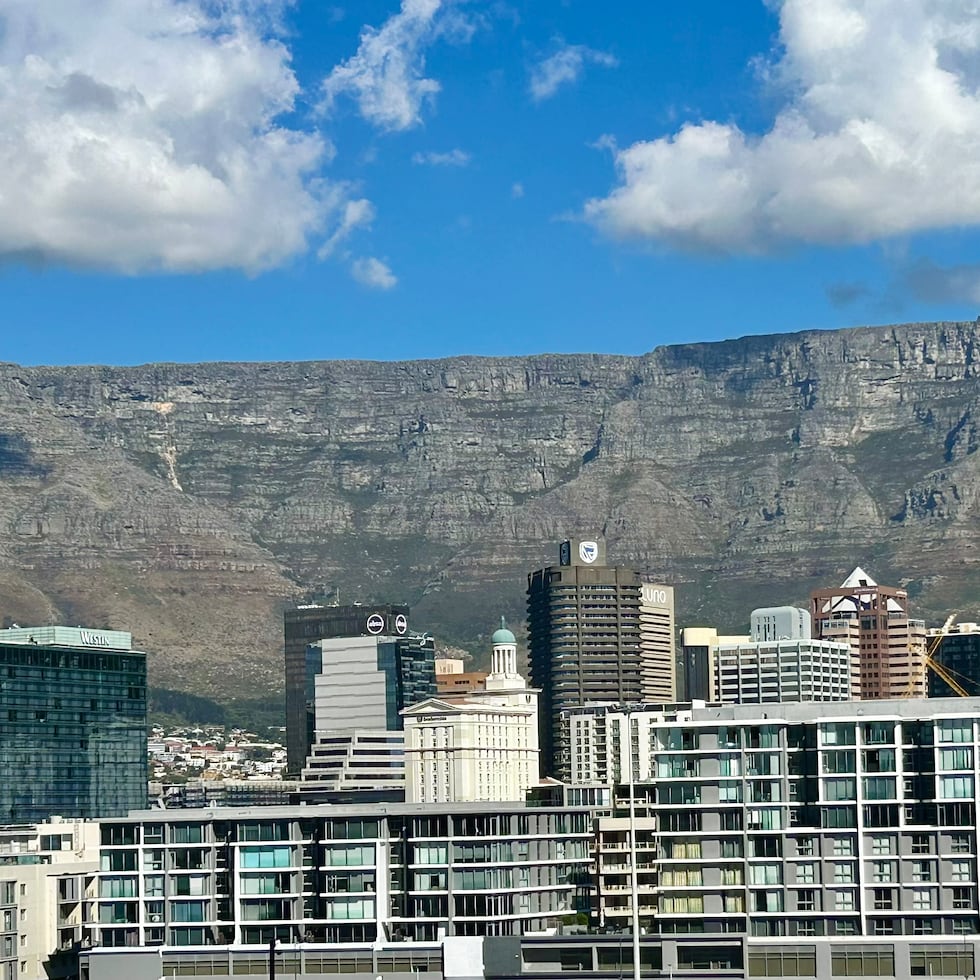 Vista de Ciudad del Cabo, Sudáfrica, con la Table Mountain de fondo. (Foto: Georgina Cruz)