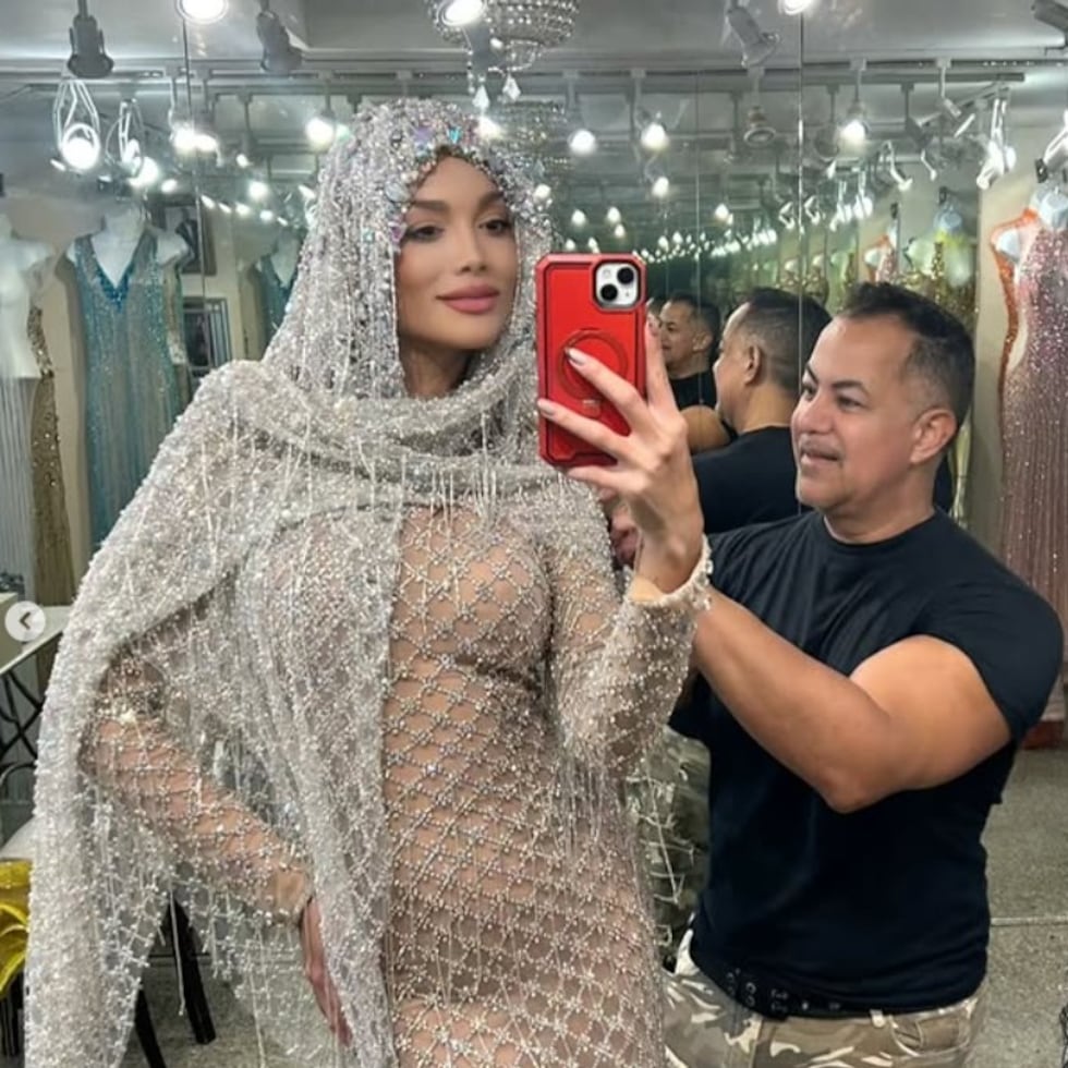 Zuleyka Rivera visitó el taller de Carlos Alberto.