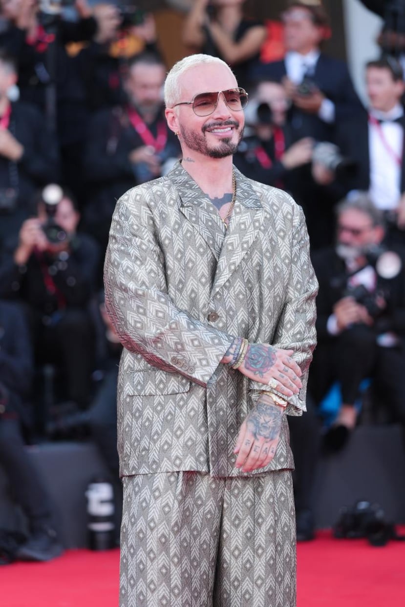 Balvin asistió al estreno de “Ink”, la nueva película de Danny Boyle que inauguró oficialmente la edición 83 del festival veneciano.