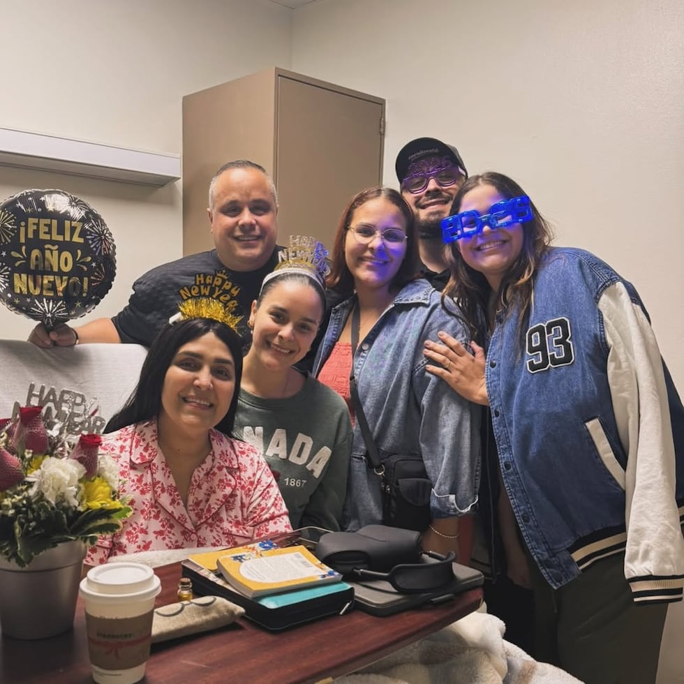 Nimsy López recibió el año 2026 junto a su familia en Centro Médico, donde continúa recibiendo tratamiento.