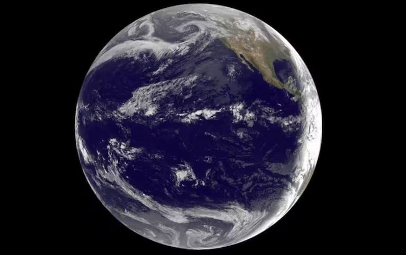 07/02/2024 La placa tectónica del Pacífico, que constituye la mayor parte del fondo del Océano Pacífico, se está moviendo lentamente hacia el oeste. POLITICA INVESTIGACIÓN Y TECNOLOGÍA NOAA/NASA GOES PROJECT)
