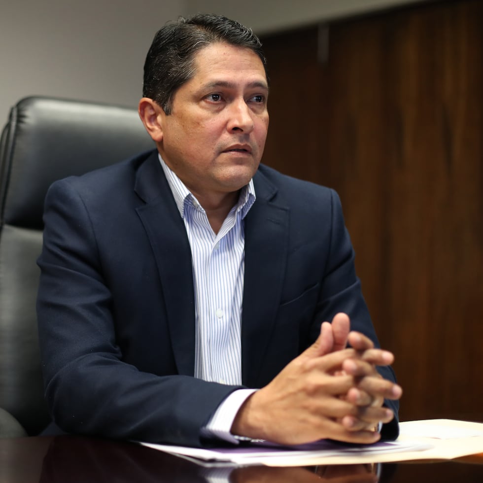 Walter Vélez Martínez, contralor electoral.