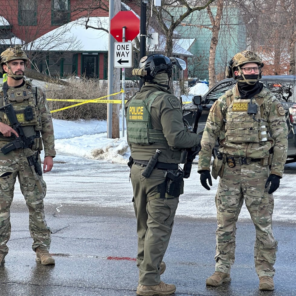 El Departamento de Seguridad Nacional indicó el martes que había lanzado una operación migratoria extraordinaria con 2,000 agentes y policías en el área de Minneapolis y St. Paul, en una medida vinculada en parte con acusaciones de fraude contra residentes somalíes.