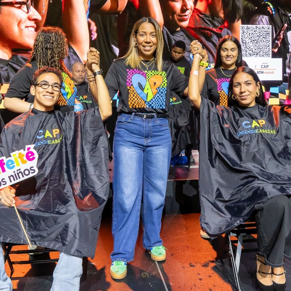 Los hijos de Alex Delgado, Julián e Isabella Delgado y su viuda, Julissa De La Cruz.