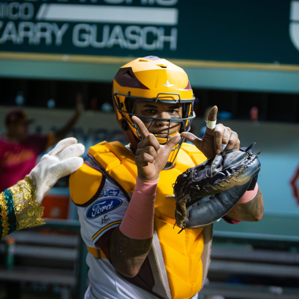 Los Indios le rindieron un homenaje a Martín "Machete” Maldonado en su último partido de temporada regular. El catcher anunció este año su retiro como jugador profesional.
