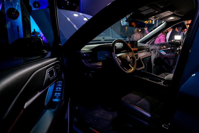 En términos de personalización, la nueva Explorer se adapta a los gustos y necesidades de los clientes, quienes pueden elegir entre distintas opciones de interior y exterior.