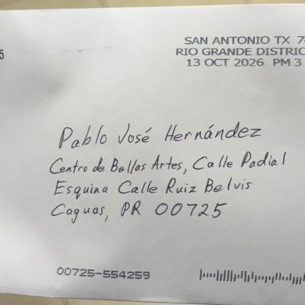 The picture shows the suspicious letter received in Pablo José Henández Rivera's office in Caguas.
