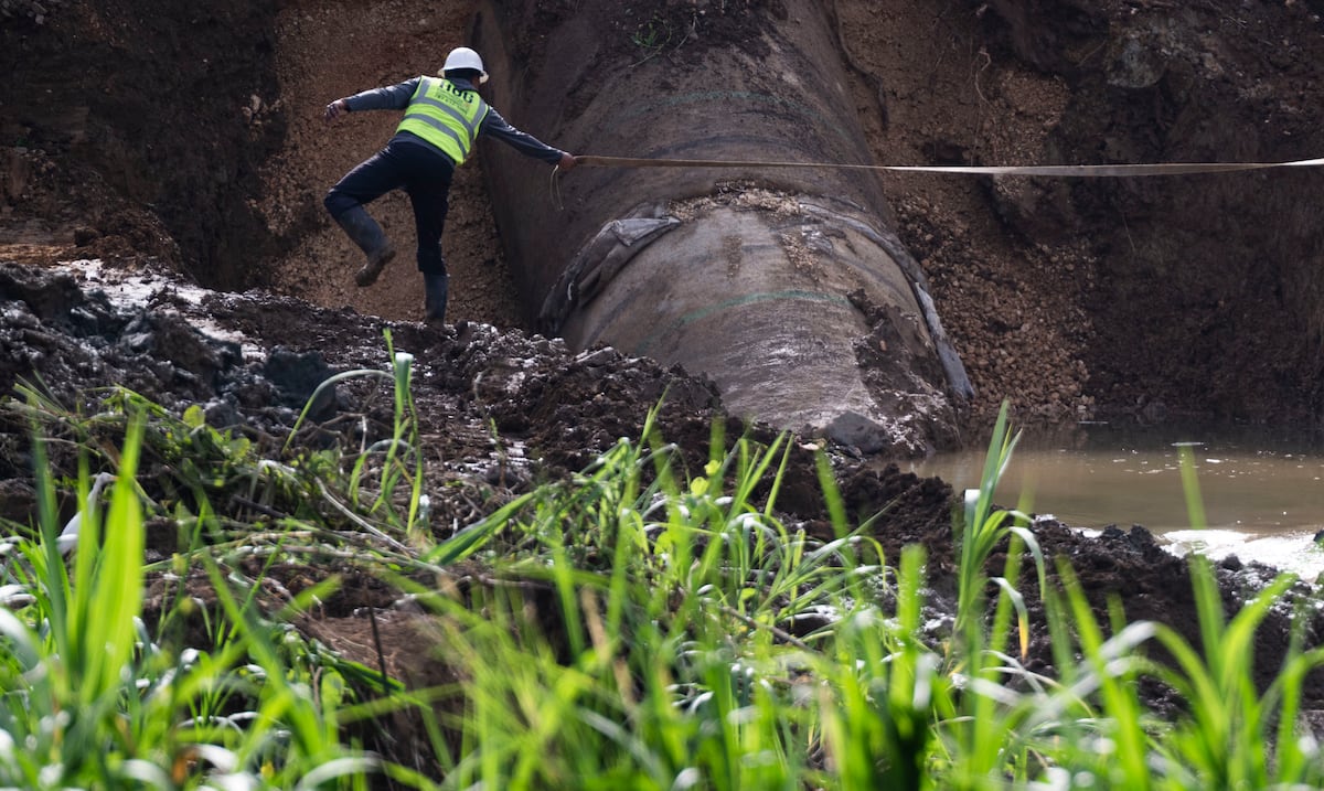 AAA despliega oasis y camiones cisterna tras rotura del Súpertubo que afecta a 112 mil abonados