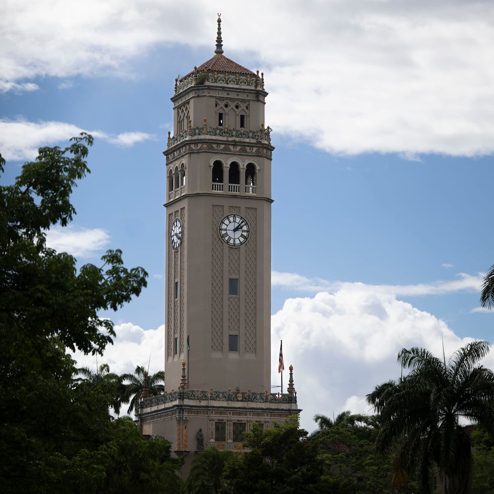 La certificación no contiene detalles sobre cuánto dinero recibirán los recintos y unidades del sistema universitario.