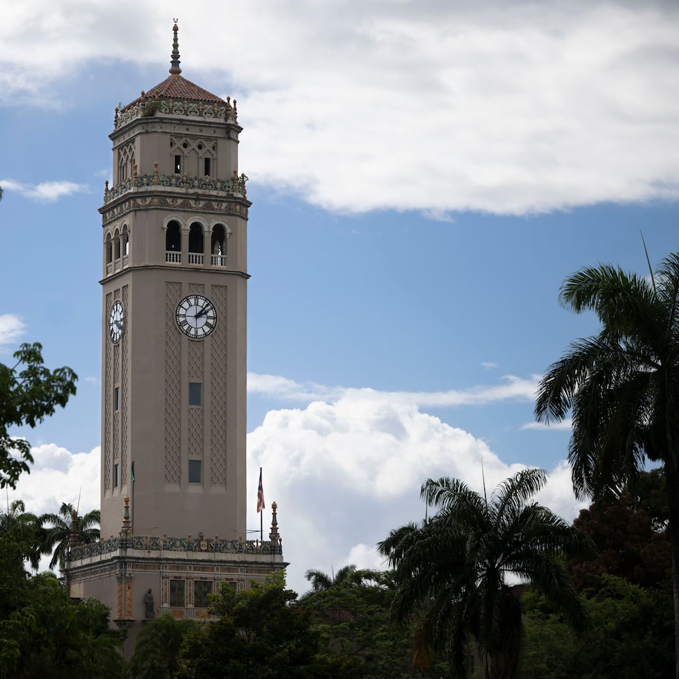 Durante el foro, se planteó que nada dramatiza más los riesgos de la austeridad impuesta por la Junta Fiscal que los recortes a la Universidad de Puerto Rico, punta de lanza de la movilidad social.