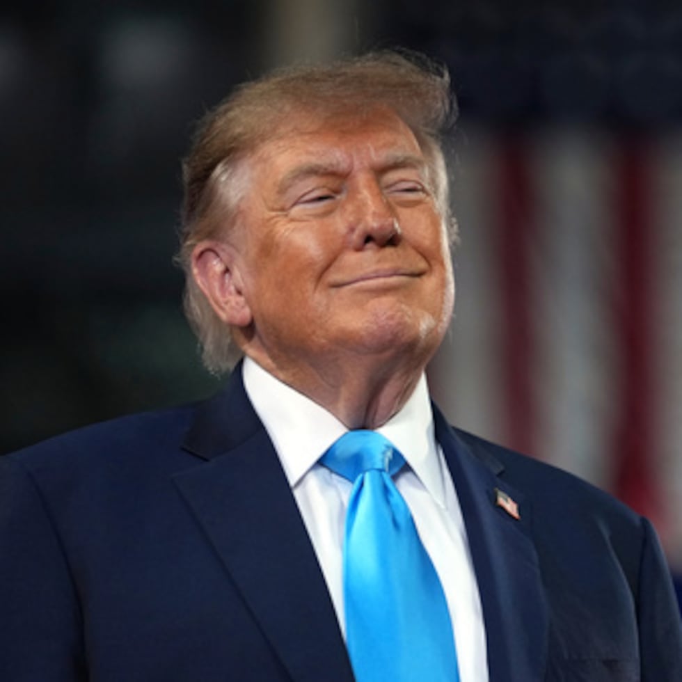 El mensaje de Trump llega después de una jornada de movilización que el 17 de octubre derivó en Francia en escenas de violencia urbana.