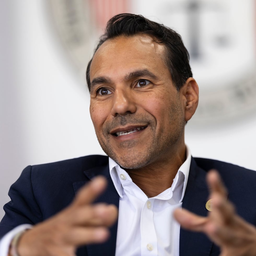 Desde hace unos meses, la JSF solicitó a la Oficina de Gerencia y Presupuesto informe sobre los recortes federales ordenados por el presidente Donald Trump. En la foto, el director ejecutivo de la Junta, Robert Mujica.