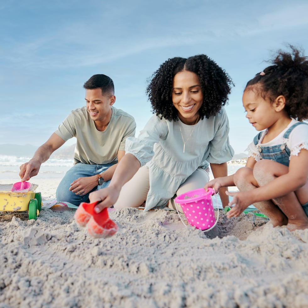 Se recomienda evitar la exposición al sol, especialmente en las horas pico entre 10:00 a.m. a 4:00 p.m.