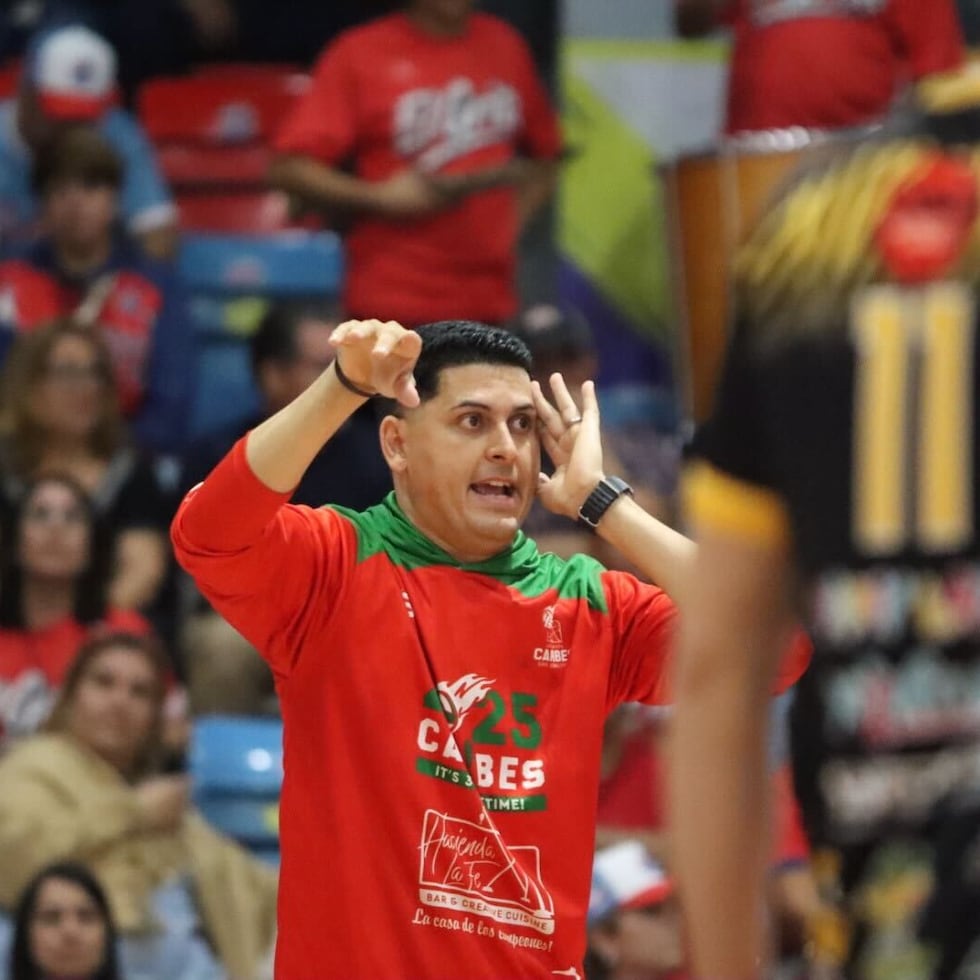 Marcos Liendo dirige a los Caribes de San Sebastián en el Voleibol Superior Masculino (LVSM).
