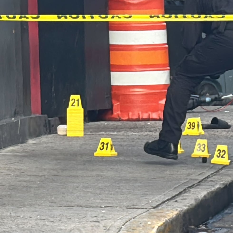 Escena de balacera que dejó a un muerto y cinco heridos en District.