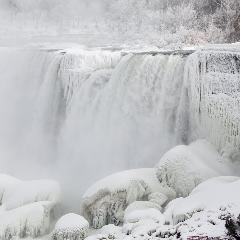 Podrían pasar días hasta que se restablezca la electricidad en el sur de Estados Unidos, donde se espera que los termómetros marquen temperaturas negativas el viernes en zonas que no acostumbradas ni equipadas para soportar tanto frío.
