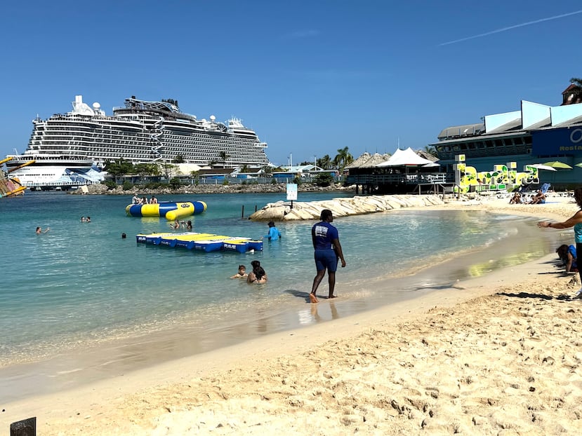 Playa cercana al puerto de Ocho Ríos.