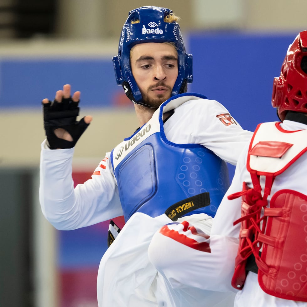 El puertorriqueño Edgardo Nazario remontó para vencer 2-1 al panameño Israel Campbell en los -63 kg del taekwondo de los Juegos Centroamericanos y del Caribe Santo Domingo 2026.