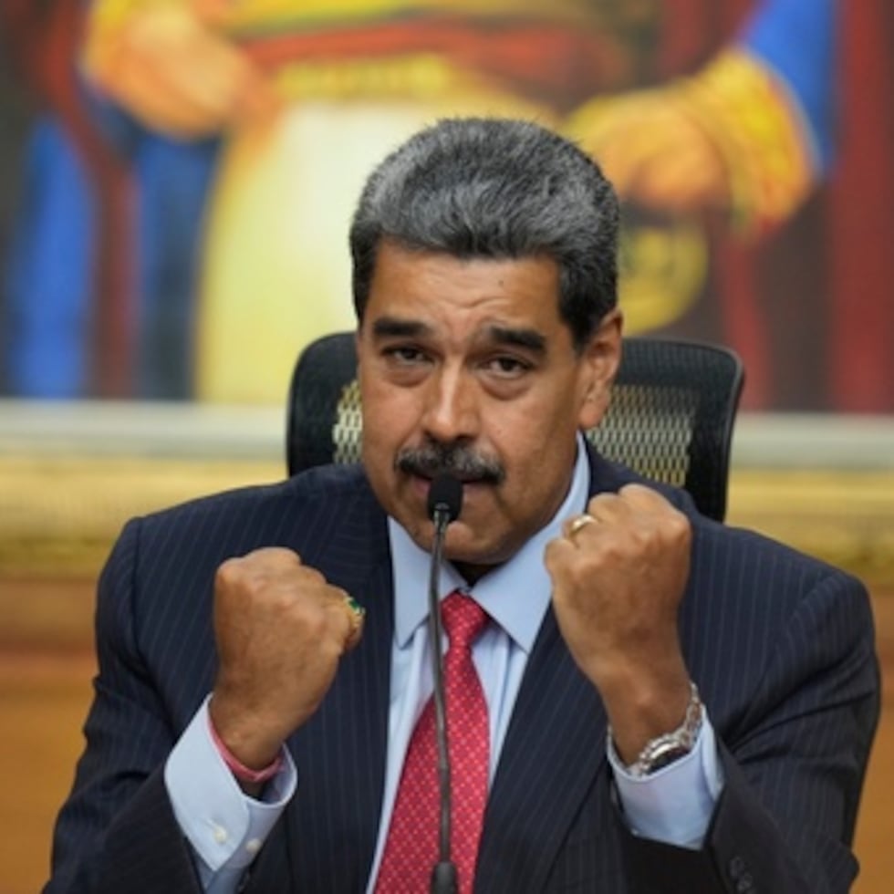 Estados Unidos acusa a Maduro y su esposa de ordenar secuestros, golpizas y asesinatos “contra aquellos que les debían dinero de drogas o de alguna manera socavaron su operación de tráfico de drogas”.