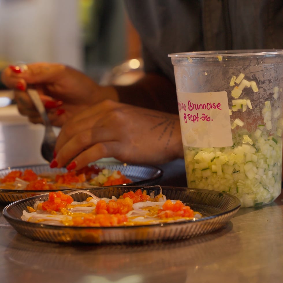 La chef Pao Rocío de PRoduce es la encargada de crear los platos semanalmente con el ingrediente escogido para "La hora feliz".