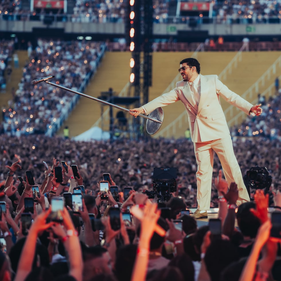 Con seis conciertos consecutivos Barcelona, Lisboa y Madrid, Bad Bunny ha logrado reunir a más de 366,000 asistentes en menos de dos semanas.