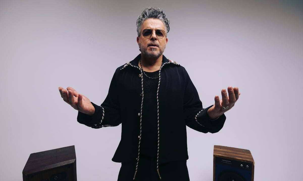 Luis Enrique lanza "El alma en clave", álbum salsero cuatro años en gestación