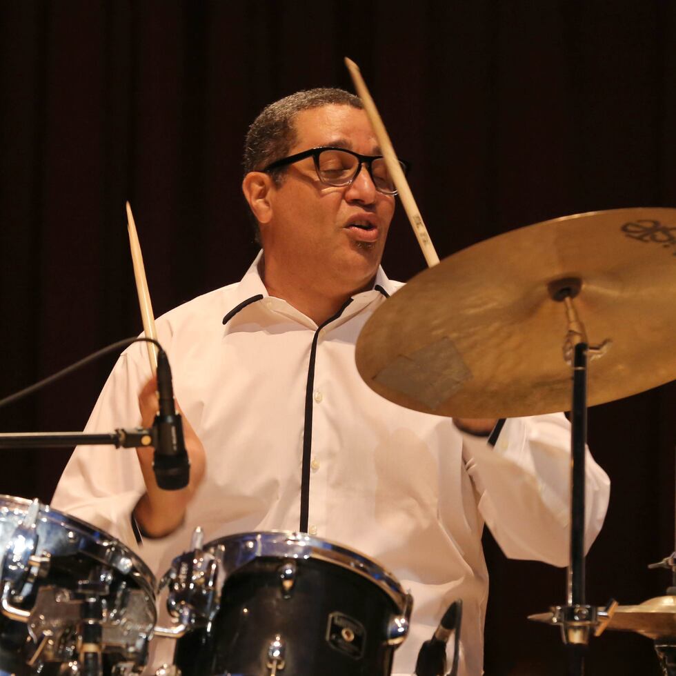 El profesor, percusionista y compositor, Fidel Morales, es el fundador del Encuentro de Bateristas Afrocaribeñxs.