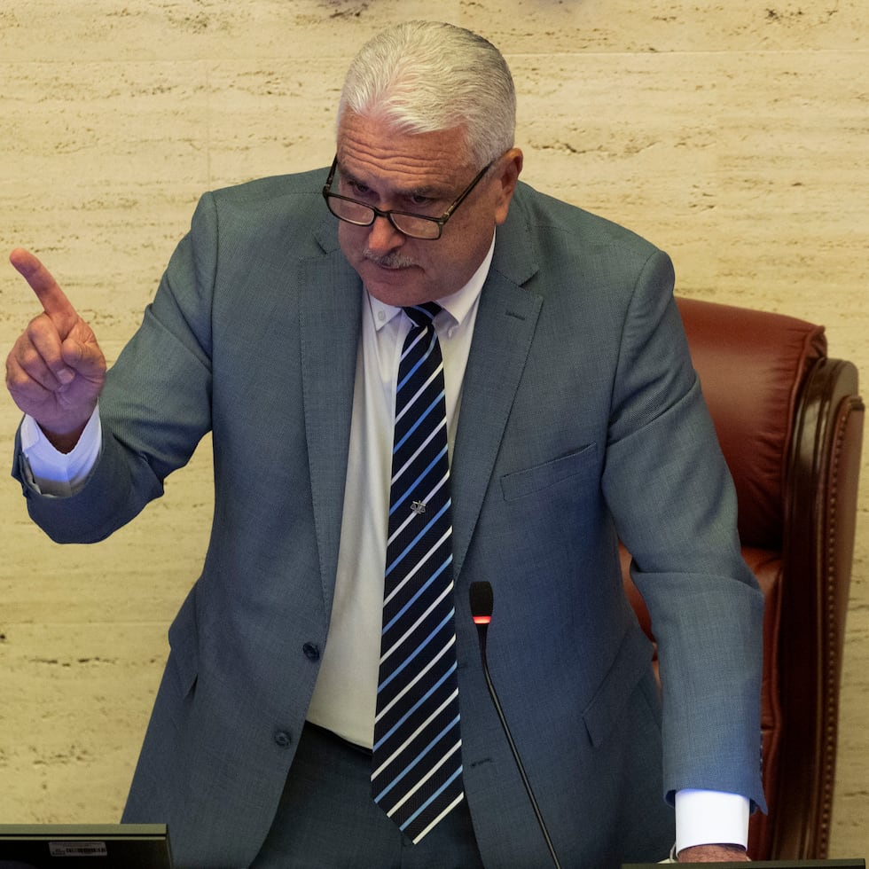 Thomas Rivera Schatz solicitó la salida de Francisco Domenech e Itza García en una publicación en su cuenta de Facebook.