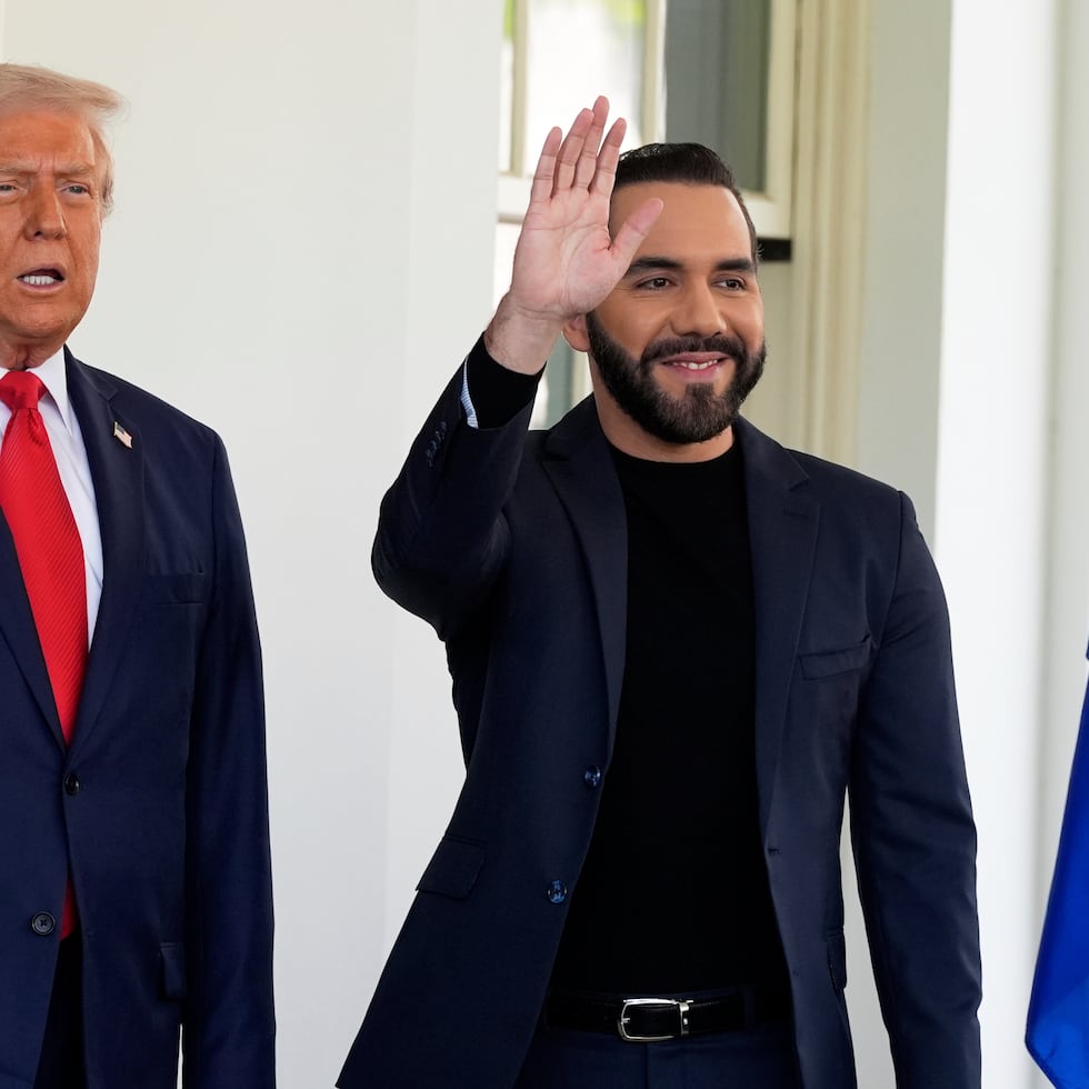 A finales de diciembre de 2025, Bukele dijo en una entrevista con un youtuber español que le gustaría seguir gobernando el país centroamericano por “diez años más”